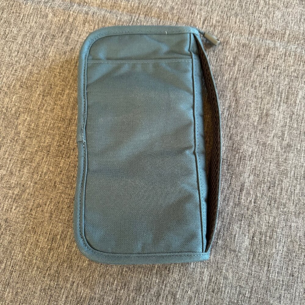 Rei Wallet With Multiple Compartments, Great For … - image 3